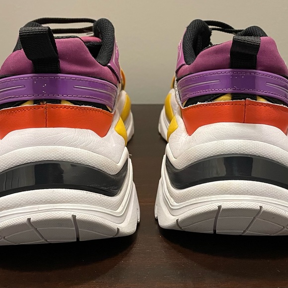 Women’s Fila’s size 8.5 - Picture 4 of 5